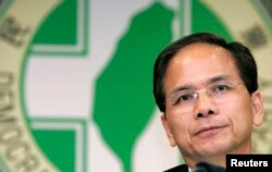 台湾民进党主席游锡堃在台北举行新闻发布会(2006年11月8日)。