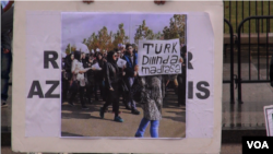 Vaşinqtonda Ana dili günü münasibətilə Ağ Evin önündə nümayiş keçirilib