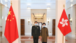 香港特区行政长官林郑月娥2022年1月10日会见新任驻港部队司令员彭京堂少将（香港政府照片）