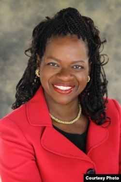 “法律所赋民权律师委员会”的主席任芭芭拉•安万