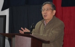 北京之春荣誉主编胡平 (美国之音方冰拍摄)