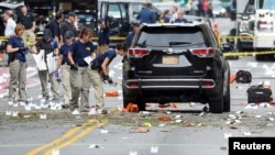 مقامات پلیس فدرال آمریکا در حال بررسی صحنه انفجار شنبه شب در منهتن