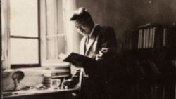 1956年，黄万里在清华新林院5号甲书房备课 （黄万里研究基金图片）