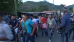 Dos caravanas se dirigen a EE.UU.