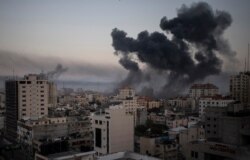 Shambulizi la Israel katika mji wa Gaza, Jumatano, Mei 12, 2021. Shambulizi hili linafuatia roketi zilizorushwa kutoka Gaza kuelekea Israeli.
