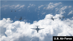 美国空军、海军、海军陆战队和日本航空自卫队于8月18日进行大型联合军演。（图片来源：美国印太司令部）