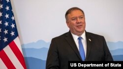 마이크 폼페오 미국 국무장관이 2일 스위스 벨린초나에서 기자회견을 했다.