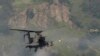 미 육군 AH-64 아파치 공격헬기가 한국 포천 사격장에서 미한 실사격훈련에 참가하고 있다. (자료사진)