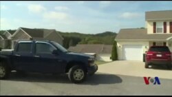 川普被曝丑闻后尽力恢复势头