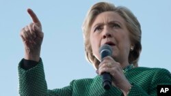 미국 민주당의 힐러리 클린턴 대선후보가 지난 23일 노스캐롤라이나 주 샬롯에서 열린 유세에서 연설하고 있다.