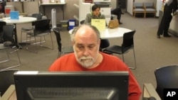 ریچارد ماتوس ۵۹ ساله در مرکز دولتی کاریابی در شهر سیلم اورگون