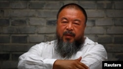 中国异议艺术家艾未未 （资料图片）