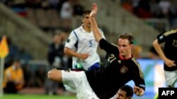 "İstefa" şüarı ilə müşayiət olunan Azərbaycan-Almaniya matçı (FOTOLAR)