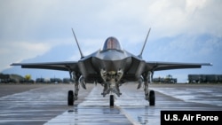 جنگنده‌های اف-۱۶ امریکایی یکی از پیشرفته‌ترین جت‌های جنگی در جهان است.