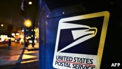 资料照片：加利福尼亚州蒙特利公园市的一个美国邮政局邮箱。(2025年2月4日)