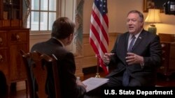 마이크 폼페오 미국 국무장관이 24일 워싱턴 국무부 청사에서 CBS 방송과 인터뷰했다.