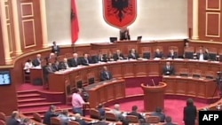 Kryeministri i Shqipërisë kundërshton idenë e ndryshimeve kushtetuese