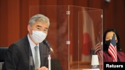 美国朝鲜事务特使金圣（Sung Kim）周二（2021年9月14日）在东京与日本和韩国就朝核问题举行三边会谈。（路透社）