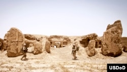 Tentara AS berpatroli di Helmand, Afghanistan (3/7).
