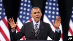 奥巴马总统11月21日在拉斯维加斯一所高中讲话，为自己的移民改革行政命令进行辩护。