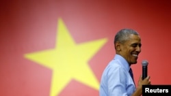 星期三，美国总统奥巴马在胡志明市与越南青年进行交流。