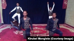 የሰርከስ ትርዒት አቅራቢዎቹ “ኪሪኩ ብራዘርስ” በቅድመ ልምምድ ላይ