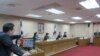 台湾立法院外交及国防委员会4月2号质询的情形 （美国之音张永泰拍摄）