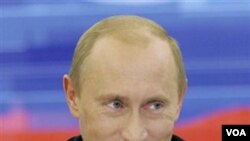 Tidak seperti PM Inggris David Cameron yang datang ke Zurich untuk mendukung negaranya, PM Rusia Vladimir Putin tidak akan hadir dalam pemilihan tuan rumah Piala Dunia 2018 dan 2022 yang digelar hari Kamis.