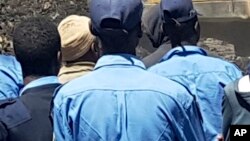 Poolisoota Finfinnee (suuraa faayilii)