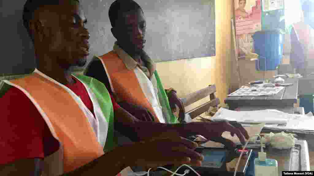 Bingerville. Bugs au moment de l'utilisation de la morpho-tablette, censée sécuriser le vote.