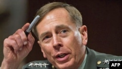 彼得雷乌斯将军在参院听证会上