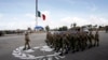 Tentara Italia yang bergabung dalam Pasukan Perdamaian PBB di Lebanon sedang berparade di markas UNIFIL di desa Shamaa, selatan Lebanon, 3 November 2009. (Foto: Ali Hashisho/Reuters)