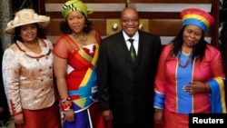 南非总统祖马和他的三个妻子（2009年）