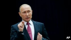 俄罗斯总统普京11月签署新法律，授权政府可把接受海外资金的媒体机构定为“外国代理人” 