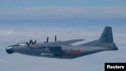 Китайский военный самолет Y-8 