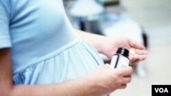 Quando as meninas casam cedo, engravidam cedo e colocam em risco a sua saúde.