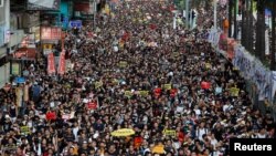 7月1日是香港主权回归中国纪念日，香港示威者不满港府无视抗争诉求而围堵政府总部和立法会。