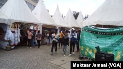 Agarsiisa Meeshaalee aadaa seenaa fi dudhaa Oromoo (Irrecha Expo) magaalaa Finffinee Giddu Gala Aadaa Oromootti qophaahe