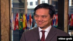 Bruklin prezidenti Erik Adams (o&#39;ngda) boshqa rasmiylar bilan&nbsp;