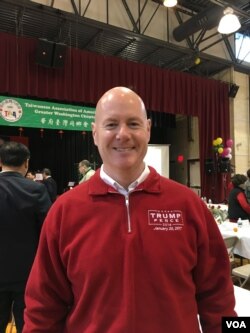 爱达荷州共和党主席叶望辉参加华府台湾同乡会春节餐会(2017年1月20日，美国之音钟辰芳拍摄)