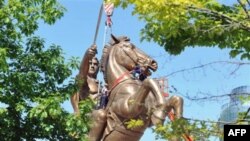 Statuja e Aleksandrit në Shkup dhe marrëdhëniet me Greqinë