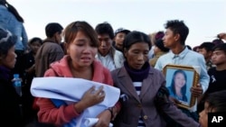 ကချင်ဆရာမနှစ်ဦး ဈာပန။