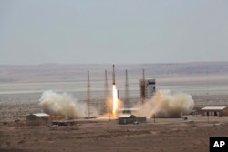 이란이 지난 2017년 7월 자체 개발한 인공위성 발사 장면을 공개했다.