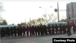 北京国家信访局外面的警察长蛇阵。（博讯图片）