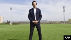 L'entraîneur de l'équipe de football espagnole Julen Lopetegui pose à la Sport City de Las Rozas, près de Madrid, le 17 avril 2018.