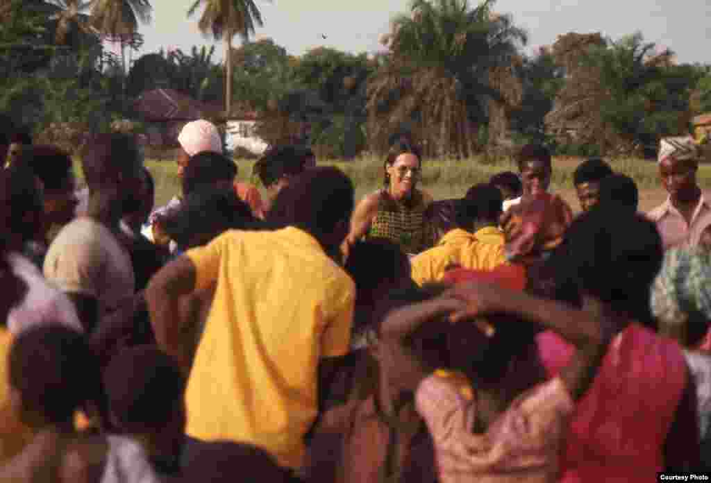 Clarissa Bergeman and students. Sometimes things really did look like a Peace Corps recruiting poster. (Submitted by George Bergeman)