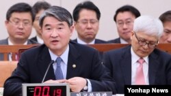 조태용 한국 외교부 제1차관이 10일 국회 외교통일위원회에서 질의에 답변하고 있다.