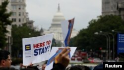 Manifestasyon devan Kongrè anfavè imigran benefisyè pwogram DACA ak TPS yo. Foto achiv 15 out 2017.