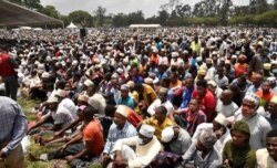 Wananchi wajitokeza katika dua ya kuuaga mwili wa Maalim Seif, Unguja.