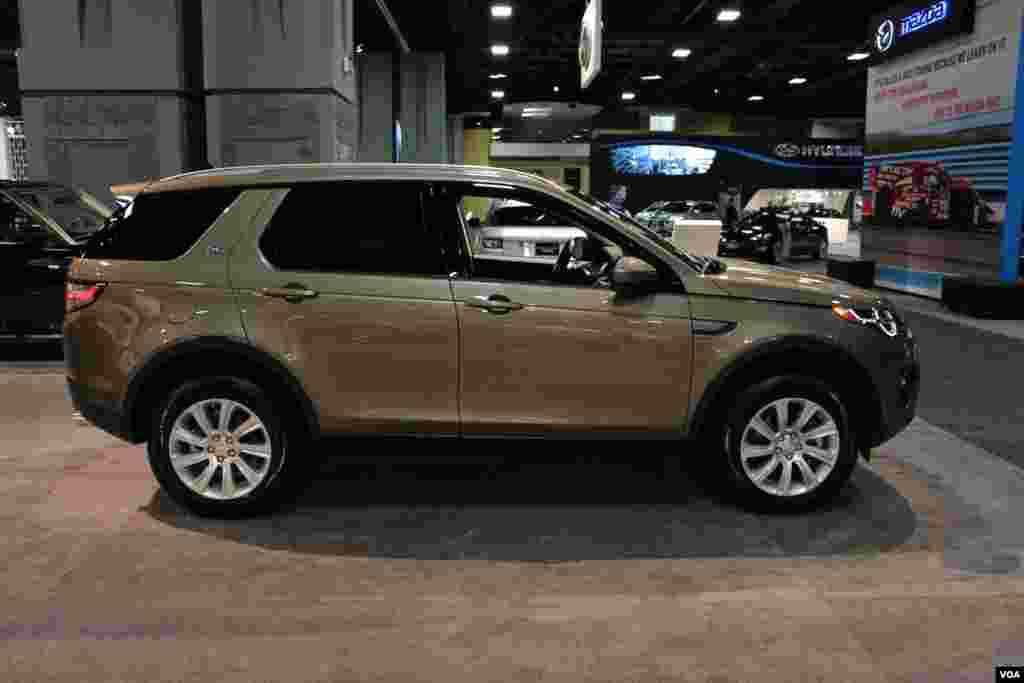 2015 路虎 Discovery 车侧